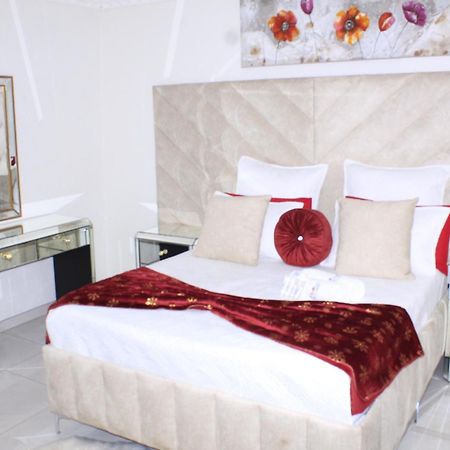 Angelocean Guest House Witbank Eksteriør billede