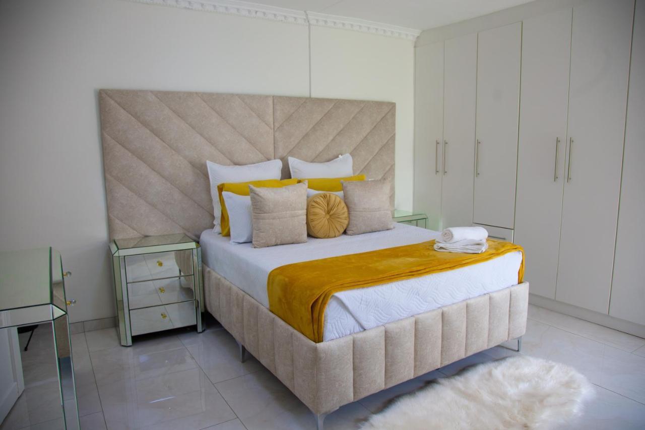 Angelocean Guest House Witbank Eksteriør billede