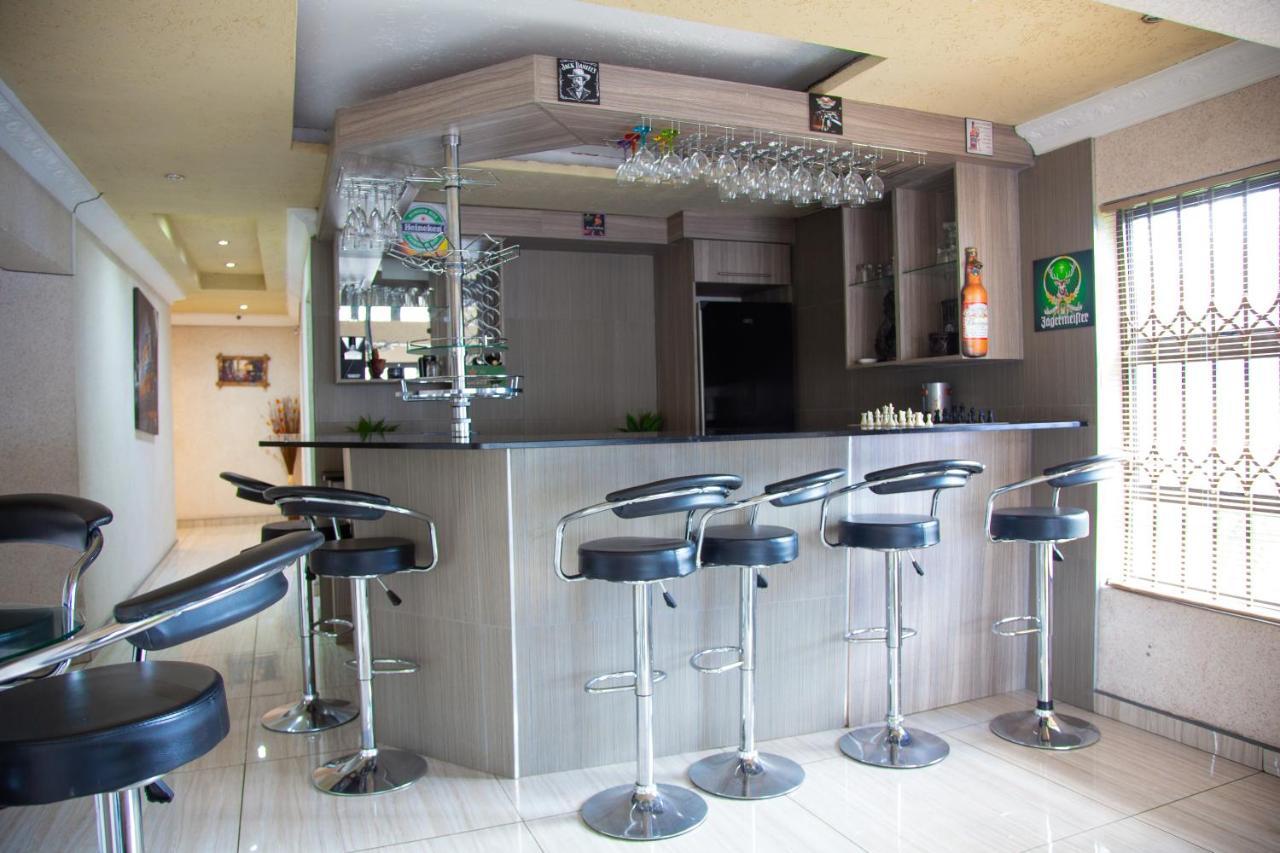 Angelocean Guest House Witbank Eksteriør billede