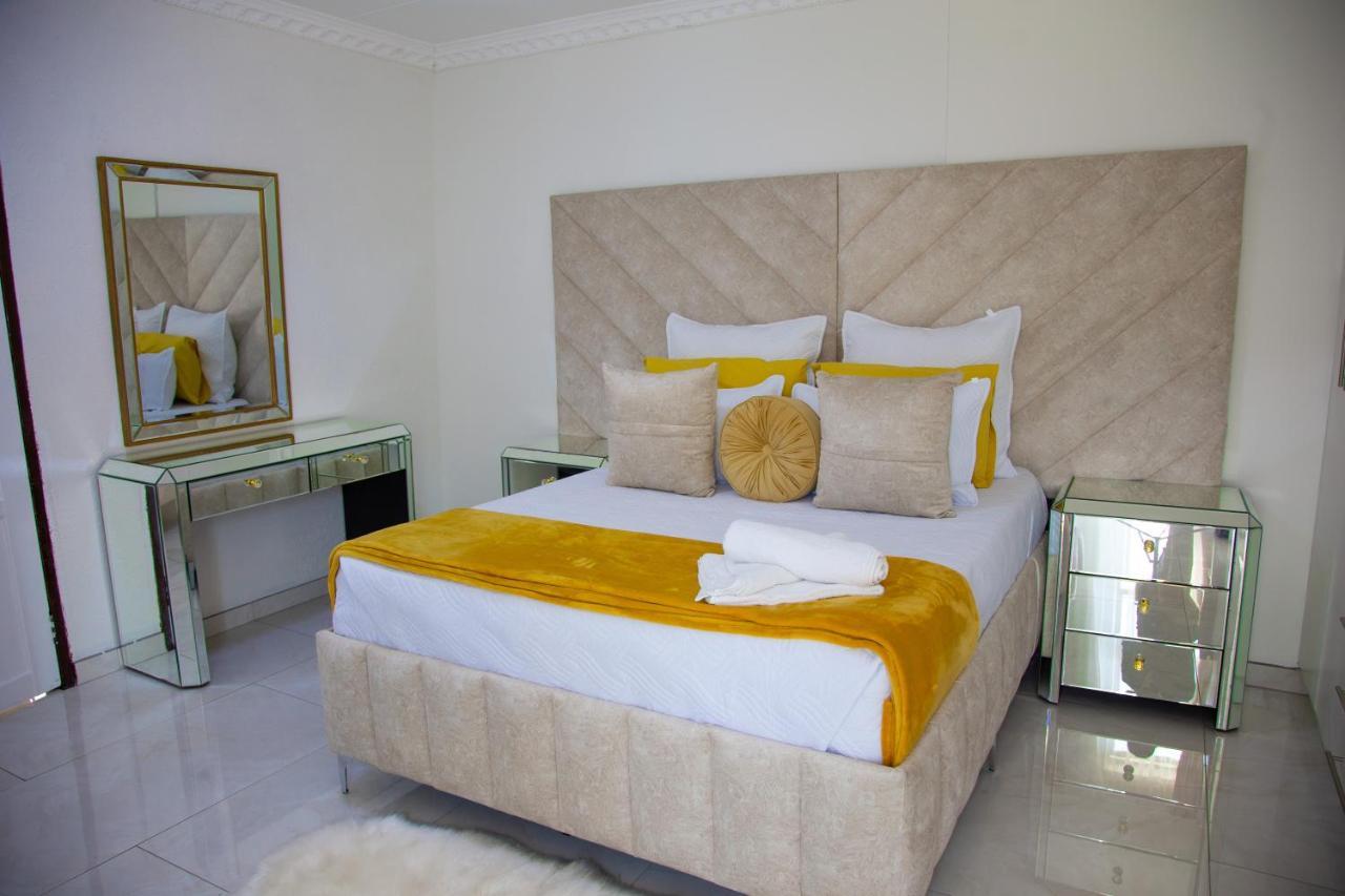 Angelocean Guest House Witbank Eksteriør billede
