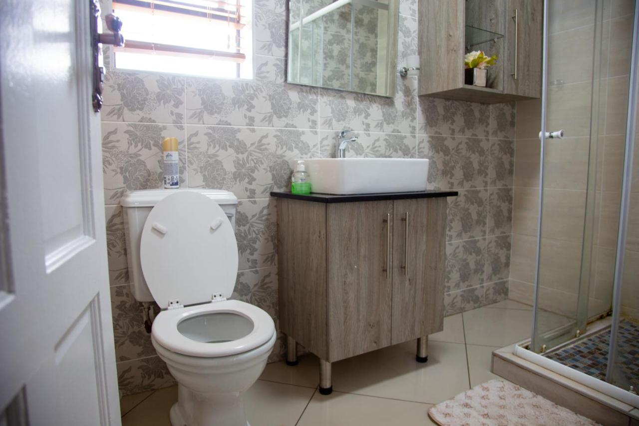Angelocean Guest House Witbank Eksteriør billede