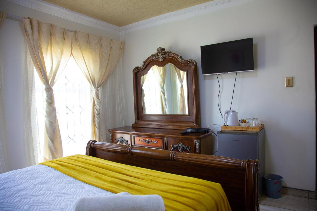 Angelocean Guest House Witbank Eksteriør billede