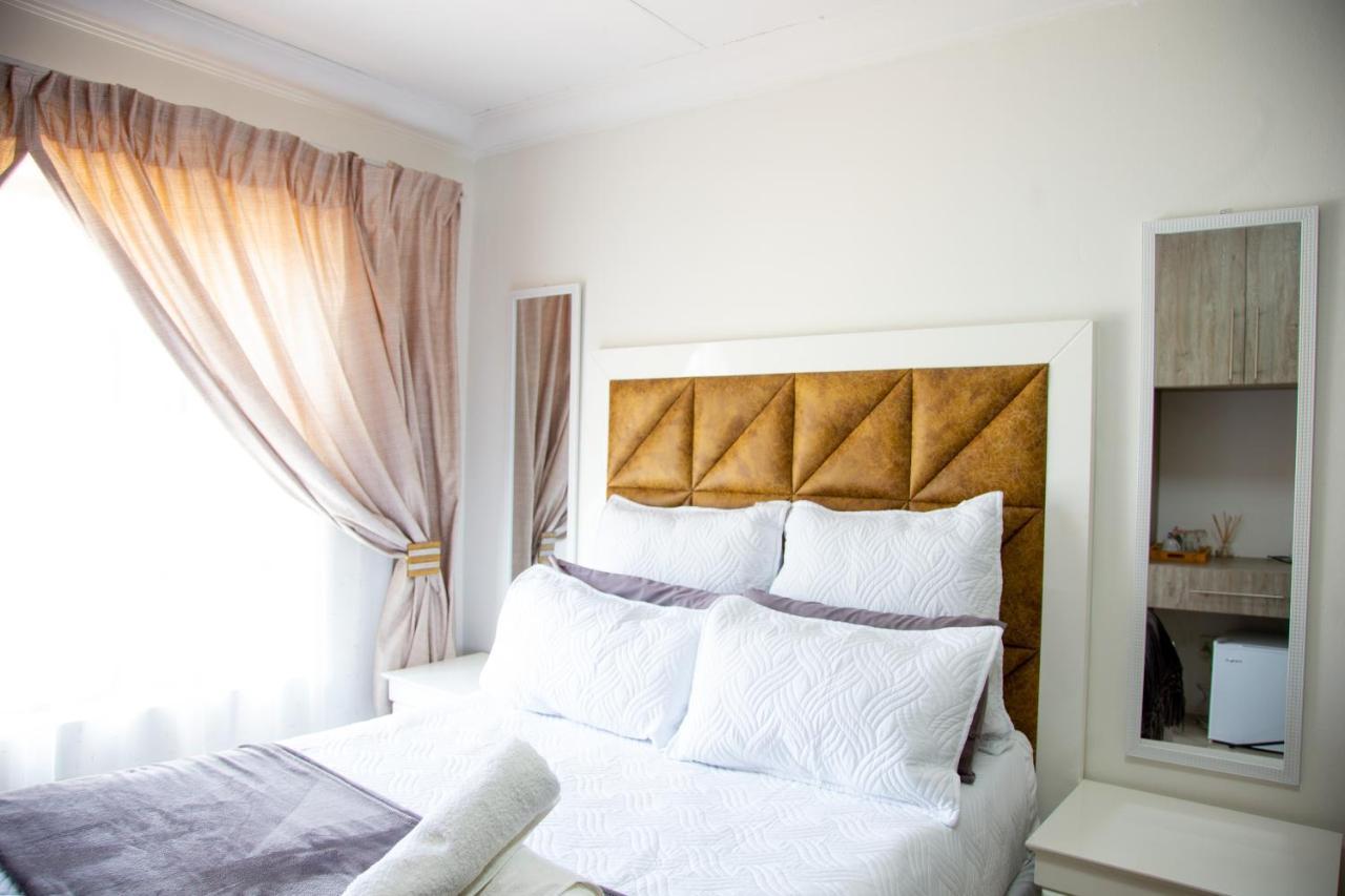 Angelocean Guest House Witbank Eksteriør billede