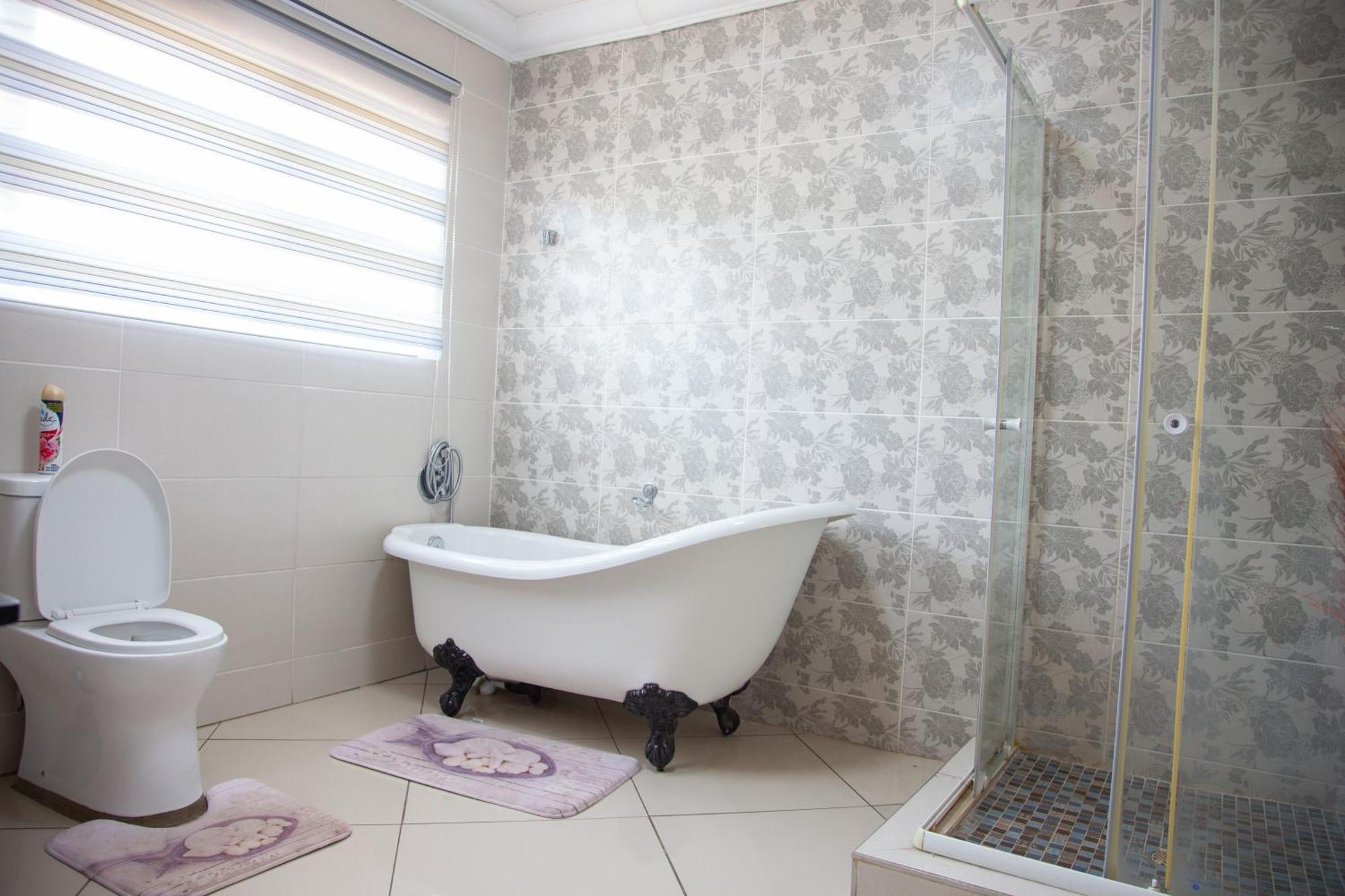 Angelocean Guest House Witbank Eksteriør billede