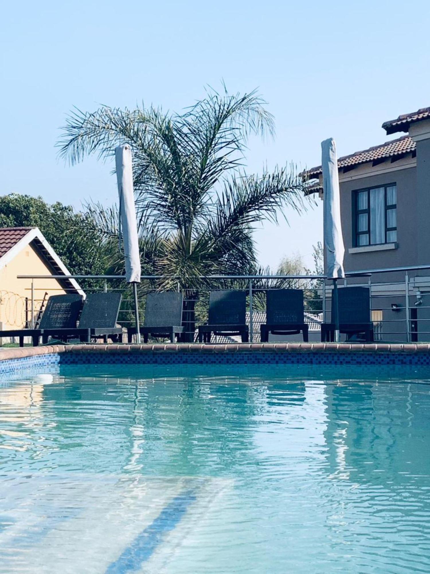 Angelocean Guest House Witbank Eksteriør billede